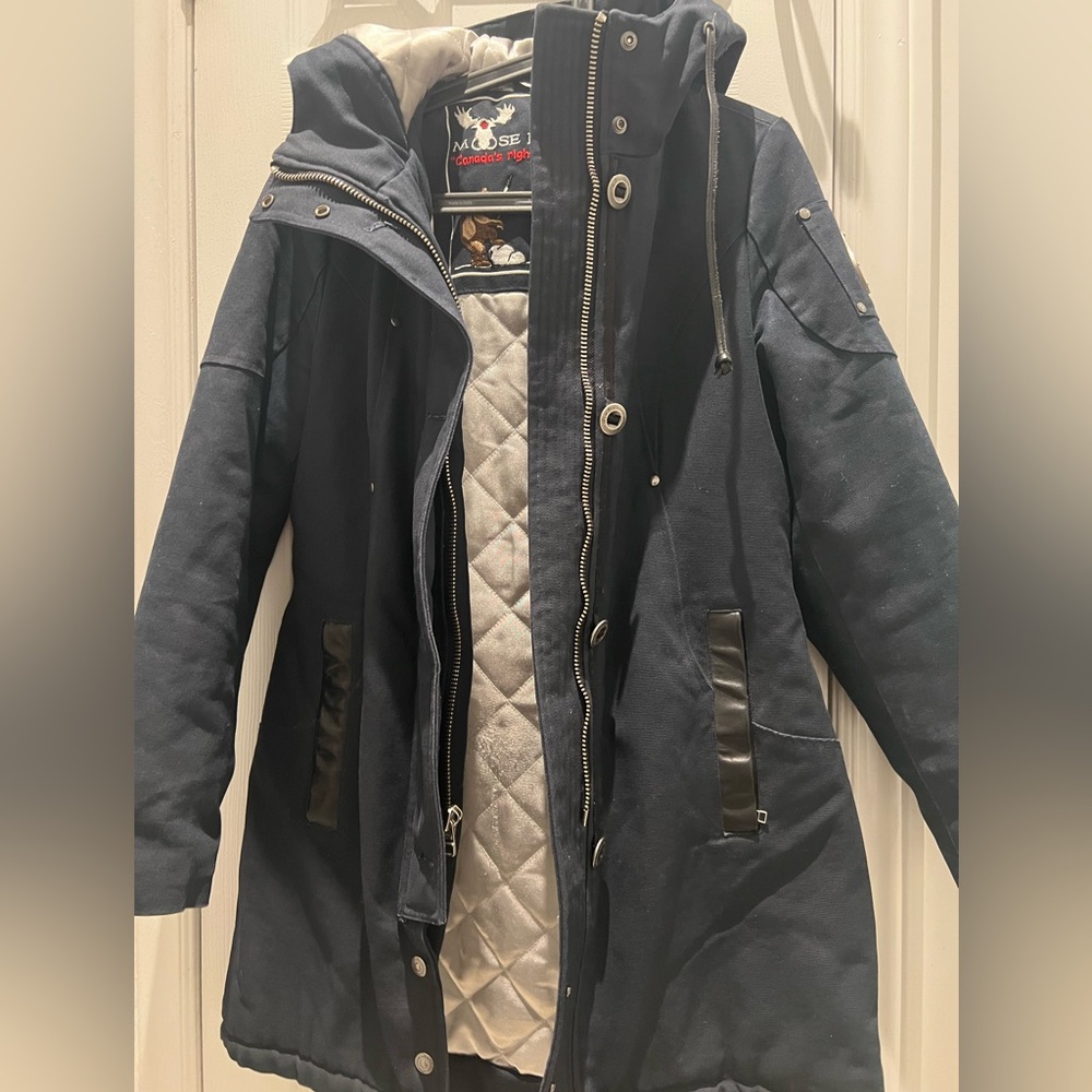 Moose Knuckles Black Thick Hooded Coat with Quilted Lining